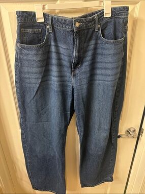 High-Rise Women's Jeans in Dark Blue Denim